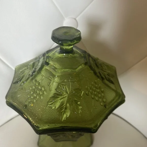 ANCHOR HOCKING Vintage Candy Dish Bowl With Lid  Green  Grapes Leaves Textured - Picture 2 of 3